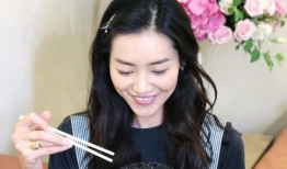 吃瓜网红西安大表姐,吃瓜网红的美食之旅与生活点滴